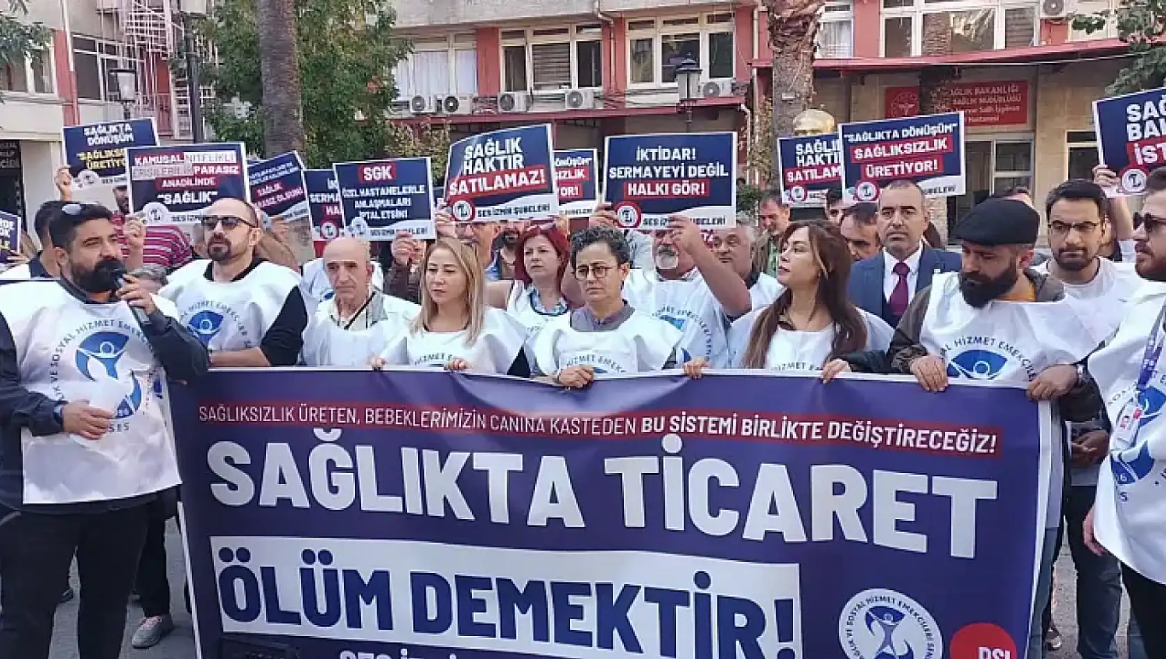 SES İzmir'den tepki: Sağlıkta dönüşüm programı toplum sağlığını tehdit ediyor