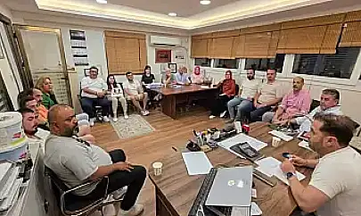 Ak Parti Tire haftalık toplantısını bu kez farklı bir yerde yaptı