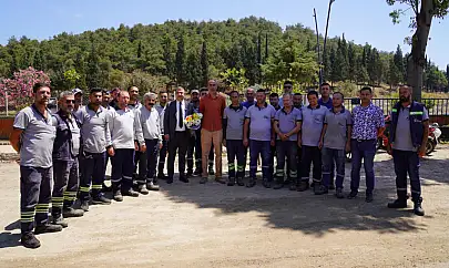 Başkan Okuroğlu belediye personeliyle bayramlaştı