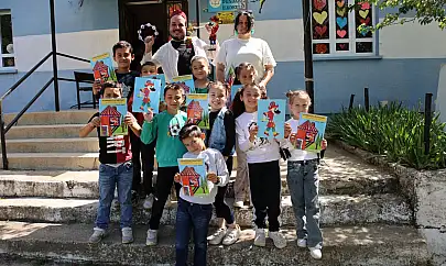 Tire Belediyesi köy okullarında tiyatroyu çocuklarla buluşturuyor