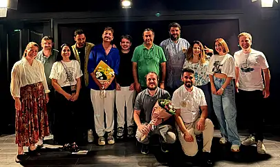 Tire Belediyesi Oda Tiyatrosu sezonunu 'Dümen' oyunu ile sonlandırdı!