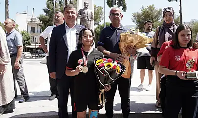 Tire Belediyespor Güreş Takımı coşkuyla karşılandı