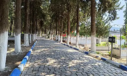 Bayram öncesi mezarlık temizliği ve bakım çalışmaları yapıldı