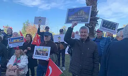 Eski askerlerden teğmenlere İzmir'de destek