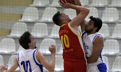 Tire Belediyespor basketbolda 3'te 3 galibiyetle ilerliyor