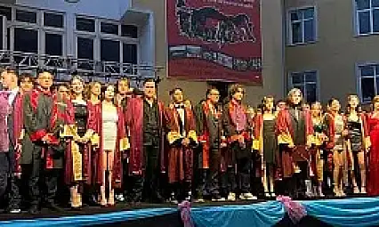 Tire Kutsan Anadolu Lisesi'nde mezuniyet sevinci