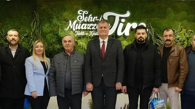 BAŞKAN DURAN, TİRE BASININI MAKAMINDA MİSAFİR EDEREK '10 OCAK ÇALIŞAN GAZETECİLER GÜNÜ' NÜ KUTLADI