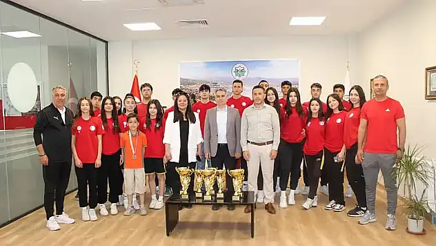 Küçük Menderes Havzası Spor Oyunları'nda Tire rüzgârı esti!