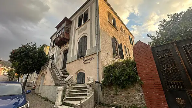 Tire Belediyesi Gülcüoğlu Konakları'nın faaliyetine ara verildiğini duyurdu