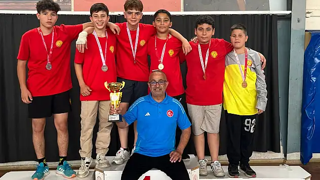 Tire Belediyespor güreşçilerinden büyük başarı: Türkiye şampiyonası yolunda