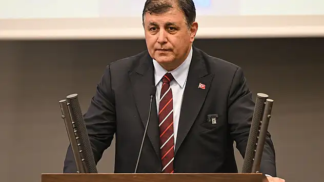 Tugay 'Sendika sokaklarda güç gösterisi peşinde! Bu grev bitmeli'