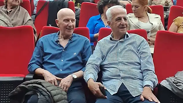 Türk Pop Müziği'nin unutulmaz sanatçısı Coşkun Demir Tire'ye övgüler yağdırdı