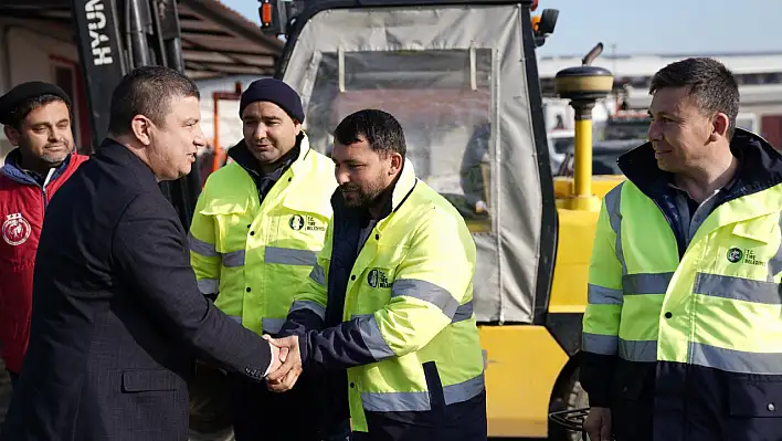 Başkan Okuroğlu belediye personelinin yeni yılını kutladı