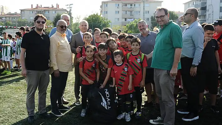 Başkan Tugay’dan amatör spor kulüplerine destek