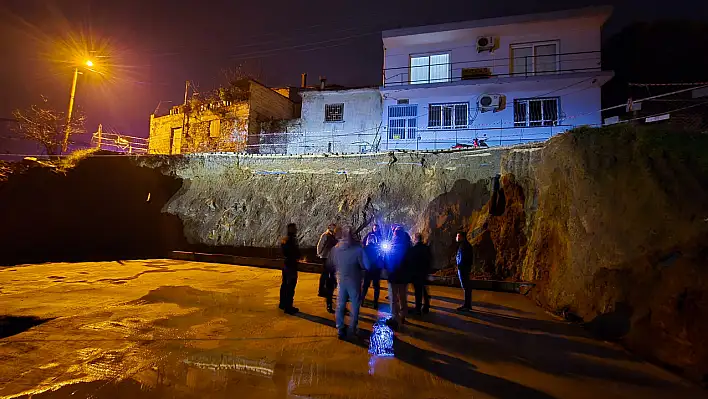 Belediye teyakkuza geçti: 3 ev  boşaltıldı