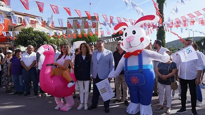 Çeşme Festivali 'Akdeniz' temasıyla büyük bir coşkuyla başladı