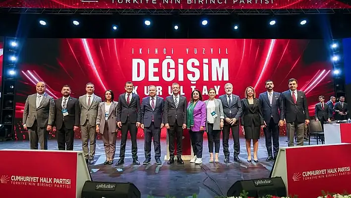 CHP'de yeni tüzüğün tamamı kabul edildi: Neler değişti?