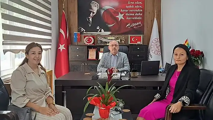 Doğa Koleji Tire Kampüsü'nden İlçe Milli Eğitim Müdürü Sunullah Desticioğlu'na ziyaret