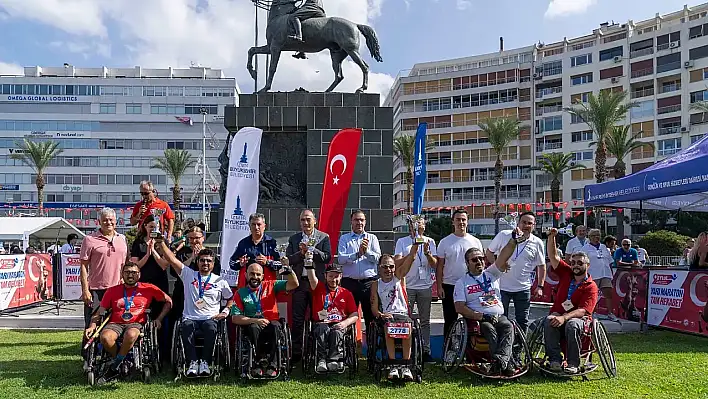 İzmir 9 Eylül Yarı Maratonu 2500 kişiyle başladı