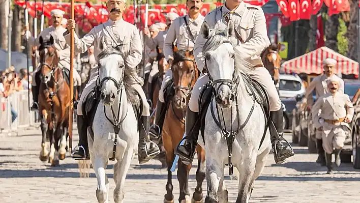 İzmir'in kurtuluşu için büyük coşku