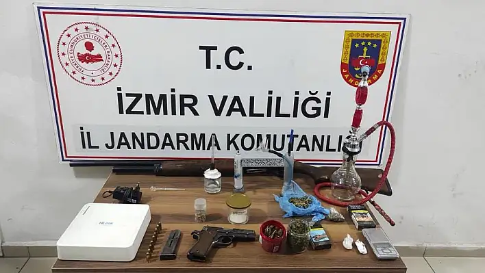 İzmir’in 8 ilçesinde zehir baskınları: 89 gözaltı