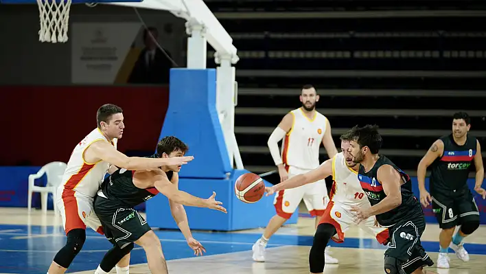 Tire basketbolda rüzgar gibi esiyor