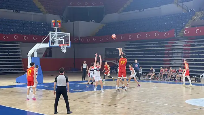 Tire Belediye Spor Bölgesel Basketbol Ligi'ne yükseldi