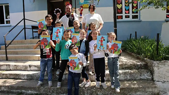 Tire Belediyesi köy okullarında tiyatroyu çocuklarla buluşturuyor
