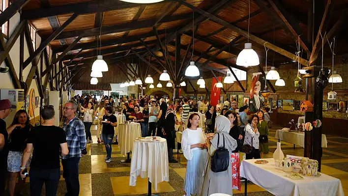 Tire Belediyesi Sanat Atölyesi Yılsonu Sergisi açıldı
