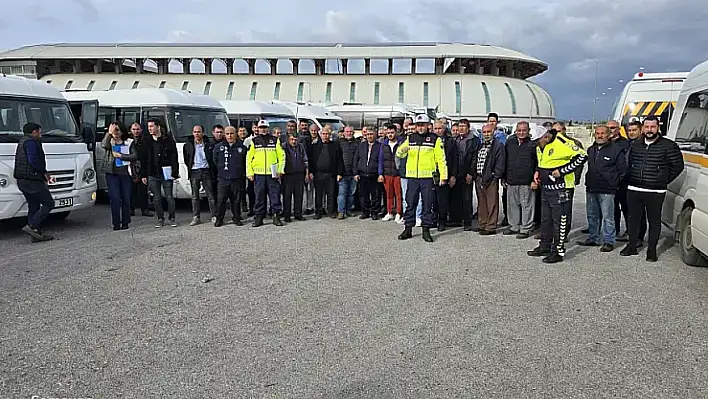 Tire'de öğrenci taşıyan servis araçlarına sıkı denetim