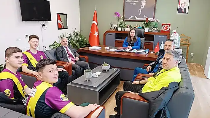 Tire ŞAİK Anadolu Lisesi Dart Takımı'ndan İlçe Milli Eğitim Müdürlüğü'ne ziyaret